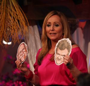05-01-2013 SHOWBIZZ; DE BESTE ZANGERS VAN NEDERLAND. Vanaf zaterdag 5 Januari om 21.00 uur op Ned.1 zendt de TROS een gloednieuwe serie van de Beste Zangers van Ned. uit. In het swingende meezing programma brengt Jan Smit midden in de winter veel warmte de huiskamers binnen. Het alweer vijfde seizoen nemen Charly Luske-Angela Groothuizen-Simone Kleinsma-Rob de Nijs- Raffaela- Tim Douwsma en Bastiaan Ragas het tegen elkaar op. Vanuit het mooie IBIZA kunt u genieten van heerlijke muziek en de prachtigste beelden. Wij waren erbij en maakte de mooiste foto s.
Foto: Albert den Iseger.