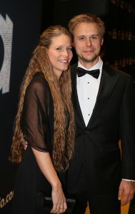 28-01-2013 SHOWBIZZ; VERLIEFD OP IBIZA, NIEUWE FILM VAN JOHAN NEIJENHUIS. Gisteravond ging Verliefd op Ibiza officieel in premiere in Pathe Tuschinski Amsterdam. De volledige cast en crew en tout Bekend Nederland was op de premiere aanwezig. Ook was alle belangrijke pers ter plaatse om de prachtig geklede gasten vast te leggen op de gevoelige plaat of om een interview af te nemen. Alle 3 zalen van het theater waren gevuld met premieregasten, nog nooit eerder had Tuschinski een premiere van een dergelijk formaat.
foto: Albert den Iseger