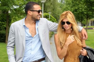 21-01-2013 SHOWBIZZ; BADR HARI VOORLOPIG WEER VRIJ.Kickbokser Badr Hari mag thuis zijn proces afwachten. De rechtbank heeft zijn derde verzoek om de voorlopige hechtenis op te heffen goedgekeurd. Hari mag morgenvroeg naar huis. 

De zitting was achter gesloten deuren in de rechtbank van Amsterdam. Zijn advocaat Benedicte Ficq dacht al dat zijn verzoek een goede kans zou maken, omdat het OM vandaag klaar zou zijn met het horen van getuigen. De rechtbank zei dat er nog wel een paar getuigen moeten worden gehoord, maar dat die niet zo belangrijk zijn dat Hari daarvoor vast moet blijven zitten.

Horeca 
Hari zit sinds eind juli vast op verdenking een aantal geweldsmisdrijven, waaronder de ernstige mishandeling van zakenman Koen Everink tijdens het feest Sensation White.

In november werd Hari al een keer vrijgelaten. Hij mocht zijn proces thuis afwachten als hij geen contact zou hebben met getuigen en zich niet zou vertonen in de horeca. Hij brak allebei die voorwaarden en werd weer vastgezet. Nu geldt als voorwaarde dat Hari tussen 20.00 uur en 8.00 uur geen horeca-zaken mag bezoeken.
foto: Albert den Iseger