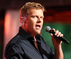 05-01-2013 SHOWBIZZ; DE BESTE ZANGERS VAN NEDERLAND. Vanaf zaterdag 5 Januari om 21.00 uur op Ned.1 zendt de TROS een gloednieuwe serie van de Beste Zangers van Ned. uit. In het swingende meezing programma brengt Jan Smit midden in de winter veel warmte de huiskamers binnen. Het alweer vijfde seizoen nemen Charly Luske-Angela Groothuizen-Simone Kleinsma-Rob de Nijs- Raffaela- Tim Douwsma en Bastiaan Ragas het tegen elkaar op. Vanuit het mooie IBIZA kunt u genieten van heerlijke muziek en de prachtigste beelden. Wij waren erbij en maakte de mooiste foto s.
Foto: Albert den Iseger.