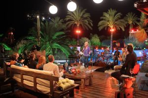 05-01-2013 SHOWBIZZ; DE BESTE ZANGERS VAN NEDERLAND. Vanaf zaterdag 5 Januari om 21.00 uur op Ned.1 zendt de TROS een gloednieuwe serie van de Beste Zangers van Ned. uit. In het swingende meezing programma brengt Jan Smit midden in de winter veel warmte de huiskamers binnen. Het alweer vijfde seizoen nemen Charly Luske-Angela Groothuizen-Simone Kleinsma-Rob de Nijs- Raffaela- Tim Douwsma en Bastiaan Ragas het tegen elkaar op. Vanuit het mooie IBIZA kunt u genieten van heerlijke muziek en de prac05-01-2013 SHOWBIZZ; DE BESTE ZANGERS VAN NEDERLAND. Vanaf zaterdag 5 Januari om 21.00 uur op Ned.1 zendt de TROS een gloednieuwe serie van de Beste Zangers van Ned. uit. In het swingende meezing programma brengt Jan Smit midden in de winter veel warmte de huiskamers binnen. Het alweer vijfde seizoen nemen Charly Luske-Angela Groothuizen-Simone Kleinsma-Rob de Nijs- Raffaela- Tim Douwsma en Bastiaan Ragas het tegen elkaar op. Vanuit het mooie IBIZA kunt u genieten van heerlijke muziek en de prachtigste beelden. Wij waren erbij en maakte de mooiste foto s.
Foto: Albert den Iseger.htigste beelden. Wij waren erbij en maakte de mooiste foto s.
Foto: Albert den Iseger.
