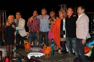 05-01-2013 SHOWBIZZ; DE BESTE ZANGERS VAN NEDERLAND. Vanaf zaterdag 5 Januari om 21.00 uur op Ned.1 zendt de TROS een gloednieuwe serie van de Beste Zangers van Ned. uit. In het swingende meezing programma brengt Jan Smit midden in de winter veel warmte de huiskamers binnen. Het alweer vijfde seizoen nemen Charly Luske-Angela Groothuizen-Simone Kleinsma-Rob de Nijs- Raffaela- Tim Douwsma en Bastiaan Ragas het tegen elkaar op. Vanuit het mooie IBIZA kunt u genieten van heerlijke muziek en de prachtigste beelden. Wij waren erbij en maakte de mooiste foto s.
Foto: Albert den Iseger.