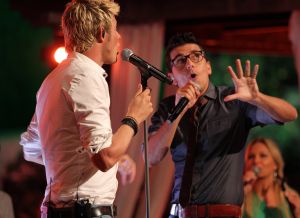 05-01-2013 SHOWBIZZ; DE BESTE ZANGERS VAN NEDERLAND. Vanaf zaterdag 5 Januari om 21.00 uur op Ned.1 zendt de TROS een gloednieuwe serie van de Beste Zangers van Ned. uit. In het swingende meezing programma brengt Jan Smit midden in de winter veel warmte de huiskamers binnen. Het alweer vijfde seizoen nemen Charly Luske-Angela Groothuizen-Simone Kleinsma-Rob de Nijs- Raffaela- Tim Douwsma en Bastiaan Ragas het tegen elkaar op. Vanuit het mooie IBIZA kunt u genieten van heerlijke muziek en de prachtigste beelden. Wij waren erbij en maakte de mooiste foto s.
Foto: Albert den Iseger.
