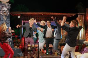 05-01-2013 SHOWBIZZ; DE BESTE ZANGERS VAN NEDERLAND. Vanaf zaterdag 5 Januari om 21.00 uur op Ned.1 zendt de TROS een gloednieuwe serie van de Beste Zangers van Ned. uit. In het swingende meezing programma brengt Jan Smit midden in de winter veel warmte de huiskamers binnen. Het alweer vijfde seizoen nemen Charly Luske-Angela Groothuizen-Simone Kleinsma-Rob de Nijs- Raffaela- Tim Douwsma en Bastiaan Ragas het tegen elkaar op. Vanuit het mooie IBIZA kunt u genieten van heerlijke muziek en de prachtigste beelden. Wij waren erbij en maakte de mooiste foto s.
Foto: Albert den Iseger.