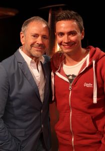 05-01-2013 SHOWBIZZ; DE BESTE ZANGERS VAN NEDERLAND. Vanaf zaterdag 5 Januari om 21.00 uur op Ned.1 zendt de TROS een gloednieuwe serie van de Beste Zangers van Ned. uit. In het swingende meezing programma brengt Jan Smit midden in de winter veel warmte de huiskamers binnen. Het alweer vijfde seizoen nemen Charly Luske-Angela Groothuizen-Simone Kleinsma-Rob de Nijs- Raffaela- Tim Douwsma en Bastiaan Ragas het tegen elkaar op. Vanuit het mooie IBIZA kunt u genieten van heerlijke muziek en de prachtigste beelden. Wij waren erbij en maakte de mooiste foto s.
Foto: Albert den Iseger.