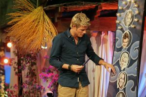05-01-2013 SHOWBIZZ; DE BESTE ZANGERS VAN NEDERLAND. Vanaf zaterdag 5 Januari om 21.00 uur op Ned.1 zendt de TROS een gloednieuwe serie van de Beste Zangers van Ned. uit. In het swingende meezing programma brengt Jan Smit midden in de winter veel warmte de huiskamers binnen. Het alweer vijfde seizoen nemen Charly Luske-Angela Groothuizen-Simone Kleinsma-Rob de Nijs- Raffaela- Tim Douwsma en Bastiaan Ragas het tegen elkaar op. Vanuit het mooie IBIZA kunt u genieten van heerlijke muziek en de prachtigste beelden. Wij waren erbij en maakte de mooiste foto s.
Foto: Albert den Iseger.