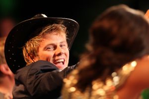 05-01-2013 SHOWBIZZ; DE BESTE ZANGERS VAN NEDERLAND. Vanaf zaterdag 5 Januari om 21.00 uur op Ned.1 zendt de TROS een gloednieuwe serie van de Beste Zangers van Ned. uit. In het swingende meezing programma brengt Jan Smit midden in de winter veel warmte de huiskamers binnen. Het alweer vijfde seizoen nemen Charly Luske-Angela Groothuizen-Simone Kleinsma-Rob de Nijs- Raffaela- Tim Douwsma en Bastiaan Ragas het tegen elkaar op. Vanuit het mooie IBIZA kunt u genieten van heerlijke muziek en de prachtigste beelden. Wij waren erbij en maakte de mooiste foto s.
Foto: Albert den Iseger.