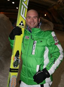 18-01-2013 SHOWBIZZ; STERREN SPRINGEN VAN DE 70 METER SCHANS. De Vliegende Hollanders gaan straks echt proberen om van een zeventig meter hoge schans te springen. Gerard Joling en Tess Milne presenteren het sensationele Vliegende Hollanders programma dat SBS6 vanaf Februari zal gaan uitzenden. De mee werkende BN-ers zijn, Lange Frans en rapper Keizer-Sita Vermeulen- en Shary An Nivillac-Emile Ratelband en Mari van der Ven-Dean Saunders en Bibi Breijman-Koert Jan de Bruijn en Geert Hoes, Jody Bernal en Chimene Oosterhout, John de Wolf en Ingrid Jansen, Robert Schumacher en Kelly van der Veer.
foto: Albert den Iseger.