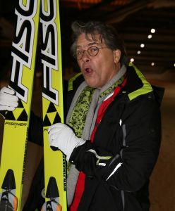 18-01-2013 SHOWBIZZ; STERREN SPRINGEN VAN DE 70 METER SCHANS. De Vliegende Hollanders gaan straks echt proberen om van een zeventig meter hoge schans te springen. Gerard Joling en Tess Milne presenteren het sensationele Vliegende Hollanders programma dat SBS6 vanaf Februari zal gaan uitzenden. De mee werkende BN-ers zijn, Lange Frans en rapper Keizer-Sita Vermeulen- en Shary An Nivillac-Emile Ratelband en Mari van der Ven-Dean Saunders en Bibi Breijman-Koert Jan de Bruijn en Geert Hoes, Jody Bernal en Chimene Oosterhout, John de Wolf en Ingrid Jansen, Robert Schumacher en Kelly van der Veer.
foto: Albert den Iseger.