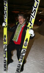 18-01-2013 SHOWBIZZ; STERREN SPRINGEN VAN DE 70 METER SCHANS. De Vliegende Hollanders gaan straks echt proberen om van een zeventig meter hoge schans te springen. Gerard Joling en Tess Milne presenteren het sensationele Vliegende Hollanders programma dat SBS6 vanaf Februari zal gaan uitzenden. De mee werkende BN-ers zijn, Lange Frans en rapper Keizer-Sita Vermeulen- en Shary An Nivillac-Emile Ratelband en Mari van der Ven-Dean Saunders en Bibi Breijman-Koert Jan de Bruijn en Geert Hoes, Jody Bernal en Chimene Oosterhout, John de Wolf en Ingrid Jansen, Robert Schumacher en Kelly van der Veer.
foto: Albert den Iseger.