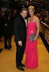 28-01-2013 SHOWBIZZ; VERLIEFD OP IBIZA, NIEUWE FILM VAN JOHAN NEIJENHUIS. Gisteravond ging Verliefd op Ibiza officieel in premiere in Pathe Tuschinski Amsterdam. De volledige cast en crew en tout Bekend Nederland was op de premiere aanwezig. Ook was alle belangrijke pers ter plaatse om de prachtig geklede gasten vast te leggen op de gevoelige plaat of om een interview af te nemen. Alle 3 zalen van het theater waren gevuld met premieregasten, nog nooit eerder had Tuschinski een premiere van een dergelijk formaat.
foto: Albert den Iseger