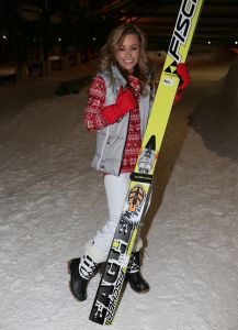 18-01-2013 SHOWBIZZ; STERREN SPRINGEN VAN DE 70 METER SCHANS. De Vliegende Hollanders gaan straks echt proberen om van een zeventig meter hoge schans te springen. Gerard Joling en Tess Milne presenteren het sensationele Vliegende Hollanders programma dat SBS6 vanaf Februari zal gaan uitzenden. De mee werkende BN-ers zijn, Lange Frans en rapper Keizer-Sita Vermeulen- en Shary An Nivillac-Emile Ratelband en Mari van der Ven-Dean Saunders en Bibi Breijman-Koert Jan de Bruijn en Geert Hoes, Jody Bernal en Chimene Oosterhout, John de Wolf en Ingrid Jansen, Robert Schumacher en Kelly van der Veer.
foto: Albert den Iseger.