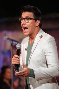 05-01-2013 SHOWBIZZ; DE BESTE ZANGERS VAN NEDERLAND. Vanaf zaterdag 5 Januari om 21.00 uur op Ned.1 zendt de TROS een gloednieuwe serie van de Beste Zangers van Ned. uit. In het swingende meezing programma brengt Jan Smit midden in de winter veel warmte de huiskamers binnen. Het alweer vijfde seizoen nemen Charly Luske-Angela Groothuizen-Simone Kleinsma-Rob de Nijs- Raffaela- Tim Douwsma en Bastiaan Ragas het tegen elkaar op. Vanuit het mooie IBIZA kunt u genieten van heerlijke muziek en de prachtigste beelden. Wij waren erbij en maakte de mooiste foto s.
Foto: Albert den Iseger.