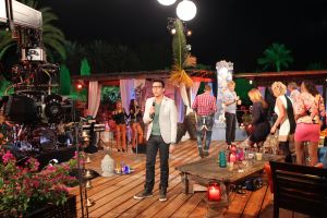 05-01-2013 SHOWBIZZ; DE BESTE ZANGERS VAN NEDERLAND. Vanaf zaterdag 5 Januari om 21.00 uur op Ned.1 zendt de TROS een gloednieuwe serie van de Beste Zangers van Ned. uit. In het swingende meezing programma brengt Jan Smit midden in de winter veel warmte de huiskamers binnen. Het alweer vijfde seizoen nemen Charly Luske-Angela Groothuizen-Simone Kleinsma-Rob de Nijs- Raffaela- Tim Douwsma en Bastiaan Ragas het tegen elkaar op. Vanuit het mooie IBIZA kunt u genieten van heerlijke muziek en de prachtigste beelden. Wij waren erbij en maakte de mooiste foto s.
Foto: Albert den Iseger.