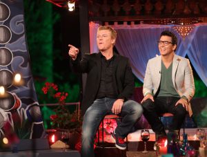 05-01-2013 SHOWBIZZ; DE BESTE ZANGERS VAN NEDERLAND. Vanaf zaterdag 5 Januari om 21.00 uur op Ned.1 zendt de TROS een gloednieuwe serie van de Beste Zangers van Ned. uit. In het swingende meezing programma brengt Jan Smit midden in de winter veel warmte de huiskamers binnen. Het alweer vijfde seizoen nemen Charly Luske-Angela Groothuizen-Simone Kleinsma-Rob de Nijs- Raffaela- Tim Douwsma en Bastiaan Ragas het tegen elkaar op. Vanuit het mooie IBIZA kunt u genieten van heerlijke muziek en de prachtigste beelden. Wij waren erbij en maakte de mooiste foto s.
Foto: Albert den Iseger.