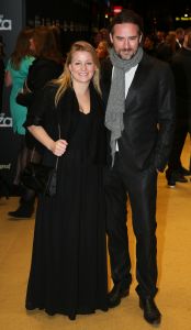 28-01-2013 SHOWBIZZ; VERLIEFD OP IBIZA, NIEUWE FILM VAN JOHAN NEIJENHUIS. Gisteravond ging Verliefd op Ibiza officieel in premiere in Pathe Tuschinski Amsterdam. De volledige cast en crew en tout Bekend Nederland was op de premiere aanwezig. Ook was alle belangrijke pers ter plaatse om de prachtig geklede gasten vast te leggen op de gevoelige plaat of om een interview af te nemen. Alle 3 zalen van het theater waren gevuld met premieregasten, nog nooit eerder had Tuschinski een premiere van een dergelijk formaat.
foto: Albert den Iseger