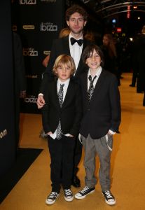 28-01-2013 SHOWBIZZ; VERLIEFD OP IBIZA, NIEUWE FILM VAN JOHAN NEIJENHUIS. Gisteravond ging Verliefd op Ibiza officieel in premiere in Pathe Tuschinski Amsterdam. De volledige cast en crew en tout Bekend Nederland was op de premiere aanwezig. Ook was alle belangrijke pers ter plaatse om de prachtig geklede gasten vast te leggen op de gevoelige plaat of om een interview af te nemen. Alle 3 zalen van het theater waren gevuld met premieregasten, nog nooit eerder had Tuschinski een premiere van een dergelijk formaat.
foto: Albert den Iseger