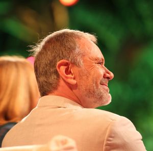 05-01-2013 SHOWBIZZ; DE BESTE ZANGERS VAN NEDERLAND. Vanaf zaterdag 5 Januari om 21.00 uur op Ned.1 zendt de TROS een gloednieuwe serie van de Beste Zangers van Ned. uit. In het swingende meezing programma brengt Jan Smit midden in de winter veel warmte de huiskamers binnen. Het alweer vijfde seizoen nemen Charly Luske-Angela Groothuizen-Simone Kleinsma-Rob de Nijs- Raffaela- Tim Douwsma en Bastiaan Ragas het tegen elkaar op. Vanuit het mooie IBIZA kunt u genieten van heerlijke muziek en de prachtigste beelden. Wij waren erbij en maakte de mooiste foto s.
Foto: Albert den Iseger.