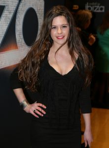 28-01-2013 SHOWBIZZ; VERLIEFD OP IBIZA, NIEUWE FILM VAN JOHAN NEIJENHUIS. Gisteravond ging Verliefd op Ibiza officieel in premiere in Pathe Tuschinski Amsterdam. De volledige cast en crew en tout Bekend Nederland was op de premiere aanwezig. Ook was alle belangrijke pers ter plaatse om de prachtig geklede gasten vast te leggen op de gevoelige plaat of om een interview af te nemen. Alle 3 zalen van het theater waren gevuld met premieregasten, nog nooit eerder had Tuschinski een premiere van een dergelijk formaat.
foto: Albert den Iseger