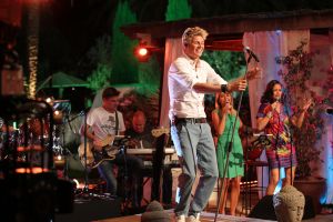 05-01-2013 SHOWBIZZ; DE BESTE ZANGERS VAN NEDERLAND. Vanaf zaterdag 5 Januari om 21.00 uur op Ned.1 zendt de TROS een gloednieuwe serie van de Beste Zangers van Ned. uit. In het swingende meezing programma brengt Jan Smit midden in de winter veel warmte de huiskamers binnen. Het alweer vijfde seizoen nemen Charly Luske-Angela Groothuizen-Simone Kleinsma-Rob de Nijs- Raffaela- Tim Douwsma en Bastiaan Ragas het tegen elkaar op. Vanuit het mooie IBIZA kunt u genieten van heerlijke muziek en de prachtigste beelden. Wij waren erbij en maakte de mooiste foto s.
Foto: Albert den Iseger.