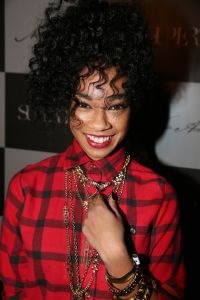 27-01-2013 SHOWBIZZ; SUPER TRASH MODESHOW IN AMSTERDAMSE HOLLANDSCHE MANAGE. 
Terwijl andere jonge designers hun nieuwste collecties deze week toonde in de Gashouder presenteerde Olsay Gulsen van SUPER TRASH een heel andere show in de Amsterdamse Manage.De modeshow was opzienbarend, modellen op fietsen,quads,segway-s, karren en op paarden. Zoals ook bij haar voorgaande shows sloot Olsay haar show zelf af, door op de catwalk zelf op een paard te rijden, zij droeg daarbij zelf een enorme paardenstaart. 
foto: Albert den Iseger.