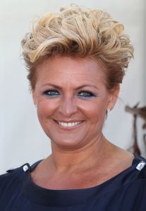 26-01-2014 SHOWBIZZ; CAROLINE TENSEN EN ERNST JAN SMIDS GAAN DEZE ZOMER TROUWEN. Het paar gaat op 19 Juni a.s. trouwen op VLIELAND. Nadat zij eerst hun huwelijk hadden afgezegd gaan hun  trouw plannen wel door. En wel op het strand van VLIELAND. Eerst word er een feestje gevierd op 31 Maart a.s. als Caroline 50 jaar word. Wij zullen op beide feestjes aanwezig zijn.
foto: Albert den Iseger.