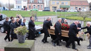 10-01-2015 SHOWBIZZ; BEGRAFENIS VAN CHRIS BAUER TE FIJNAART.
foto: Albert den Iseger