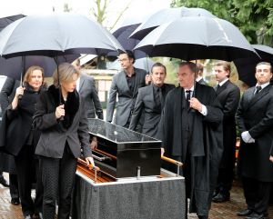 15-01-2015 SHOWBIZZ; BEGRAFENIS VAN FRANS MOLENAAR OP ZORGVLIED AMSTERDAM.
foto: Albert den Iseger