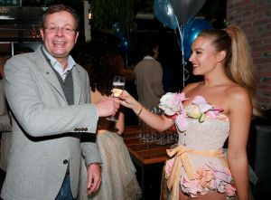 29-01-2017 SHOWBIZZ; HARRY MENS VIERT ZEVENTIGSTE VERJAARDAG.Het was de grote verrassing voor de jarige Harry Mens, een surprise party met muziek veel gasten, vrienden en vooral veel familie.
foto:Albert den Iseger