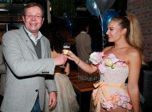 29-01-2017 SHOWBIZZ; HARRY MENS VIERT ZEVENTIGSTE VERJAARDAG.Het was de grote verrassing voor de jarige Harry Mens, een surprise party met muziek veel gasten, vrienden en vooral veel familie.
foto:Albert den Iseger