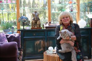 19-01-2017 SHOWBIZZ; TINEKE DE NOOIJ 75 JAAR OUD KRIJGT DE MARCONI AWARD.Tineke de Nooij kwam eerder terug van haar vakantie in Zuid-Afrika, want ze kan niet ontbreken op het Gouden RadioRing Gala: ze krijgt er de Marconi Oeuvre Award. Voor haar is radio een way of life.
Foto: Albert den Iseger
