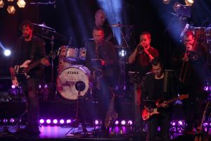 29-01-2018 SHOWBIZZ; TINO MARTIN LAAT HET AFAS CIRCUSTHEATER DE SFEER PROEVEN. De sfeer van mooie muziek,gezelligheid en genieten. Het kon allemaal niet op in het circus theater. Tino Martin liet een uitverkocht Circus Theater vooral genieten van de mooie muziek.Gasten als Gin Dutch en Hans Kap maakte de avond compleet. Scheveningen kijkt nu al uit naar de volgende editie.
foto: Albert den Iseger
