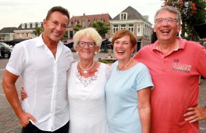 05-01-2022 SHOWBIZZ; MOEDER VAN GERARD JOLING OVERLEDEN. Woensdag morgen vroeg is de moeder van Gerard Joling JANNY JOLING overleden. Zij overleed ten gevolgen van een longontsteking. Gerard en zijn broer Willem en zus Gerdi waren aanwezig bij het overlijden van moeder JANNY. In Augustus 2021 was Janny 92 jaar geworden.
foto: Albert den Iseger