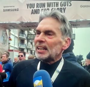 11-1-2026 NIEUWS: DICK SCHOOF LOOPT WEER DE HALVE MARATHON IN EGMOND AAN ZEE.De omstandighden waren top, het strand was hard en had de wind in de rug.Dus ik heb een heerlijke loop middag gehad, aldus Dick Schhof.
foto: Albert den Iseger