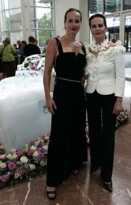 04-07-2005 SHOWBIZZ; PREMIERE SLEEPING BEAUTY ON ICE TE AMSTERDAM. Na dat zaterdag 2 juli j.l. het ijs was afgekeurd was nu alles in top conditie, dus voor de tweede keer kwamen alle Bn\'ers opdagen om toch niets te missen van deze prachtige voorstelling.
Foto; Albert den Iseger
