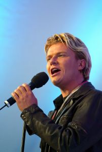 22-07-2005 SHOWBIZZ; TROS MUZIEKFEEST TE DORDRECHT.Op het plein was 20 juli het Trosmuziekfeest, tal van artiesten traden op voor vele honderden mensen.
foto; Albert den Iseger