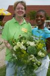 17-07-2005 ACTUEEL; BEKENDE NEDERLANDERS IN GOLFTOERNOOI TE ALKMAAR. Op golfbaan de Sluispolder te Alkmaar was het golftoernooi der Ambassadeurs van het goede doel. Sylvana Simons sloeg de eerste bal van dit toernooi. Vele bekende nederlanders en mensen uit het zakenleven sloegen samen veel geld bijeen voor tal van goede doelen.
BN ers: Willy en Rene v.dKerkhof-Ronnie Tober-Daan Schuurmans-Hein Vergeer-Winston Gerschtanowitz-Nico Bierhuizen-Pieter Storms- Piet Schrijvers en nog vele anderen.
Foto: Albert den Iseger.