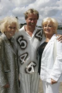 21-07-2005 SHOWBIZZ; SBS NAJAARPRESENTATIE  NET 5- SBS6 EN VERONICA. SBS vol in de aanval met prachtige programma\'s voor de aankomende winter.Alle coryfeeen waren aanwezig om hun programma\'s te promoten.
foto Albert den Iseger.