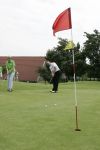 17-07-2005 ACTUEEL; BEKENDE NEDERLANDERS IN GOLFTOERNOOI TE ALKMAAR. Op golfbaan de Sluispolder te Alkmaar was het golftoernooi der Ambassadeurs van het goede doel. Sylvana Simons sloeg de eerste bal van dit toernooi. Vele bekende nederlanders en mensen uit het zakenleven sloegen samen veel geld bijeen voor tal van goede doelen.
BN ers: Willy en Rene v.dKerkhof-Ronnie Tober-Daan Schuurmans-Hein Vergeer-Winston Gerschtanowitz-Nico Bierhuizen-Pieter Storms- Piet Schrijvers en nog vele anderen.
Foto: Albert den Iseger.