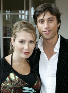 04-07-2005 SHOWBIZZ; PREMIERE SLEEPING BEAUTY ON ICE TE AMSTERDAM. Na dat zaterdag 2 juli j.l. het ijs was afgekeurd was nu alles in top conditie, dus voor de tweede keer kwamen alle Bn\'ers opdagen om toch niets te missen van deze prachtige voorstelling.
Foto; Albert den Iseger
