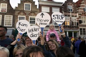 22-07-2005 SHOWBIZZ; TROS MUZIEKFEEST TE DORDRECHT.Op het plein was 20 juli het Trosmuziekfeest, tal van artiesten traden op voor vele honderden mensen.
foto; Albert den Iseger