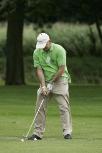 17-07-2005 ACTUEEL; BEKENDE NEDERLANDERS IN GOLFTOERNOOI TE ALKMAAR. Op golfbaan de Sluispolder te Alkmaar was het golftoernooi der Ambassadeurs van het goede doel. Sylvana Simons sloeg de eerste bal van dit toernooi. Vele bekende nederlanders en mensen uit het zakenleven sloegen samen veel geld bijeen voor tal van goede doelen.
BN ers: Willy en Rene v.dKerkhof-Ronnie Tober-Daan Schuurmans-Hein Vergeer-Winston Gerschtanowitz-Nico Bierhuizen-Pieter Storms- Piet Schrijvers en nog vele anderen.
Foto: Albert den Iseger.