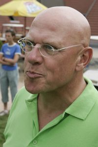 17-07-2005 ACTUEEL; BEKENDE NEDERLANDERS IN GOLFTOERNOOI TE ALKMAAR. Op golfbaan de Sluispolder te Alkmaar was het golftoernooi der Ambassadeurs van het goede doel. Sylvana Simons sloeg de eerste bal van dit toernooi. Vele bekende nederlanders en mensen uit het zakenleven sloegen samen veel geld bijeen voor tal van goede doelen.
BN ers: Willy en Rene v.dKerkhof-Ronnie Tober-Daan Schuurmans-Hein Vergeer-Winston Gerschtanowitz-Nico Bierhuizen-Pieter Storms- Piet Schrijvers en nog vele anderen.
Foto: Albert den Iseger.