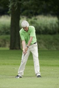 17-07-2005 ACTUEEL; BEKENDE NEDERLANDERS IN GOLFTOERNOOI TE ALKMAAR. Op golfbaan de Sluispolder te Alkmaar was het golftoernooi der Ambassadeurs van het goede doel. Sylvana Simons sloeg de eerste bal van dit toernooi. Vele bekende nederlanders en mensen uit het zakenleven sloegen samen veel geld bijeen voor tal van goede doelen.
BN ers: Willy en Rene v.dKerkhof-Ronnie Tober-Daan Schuurmans-Hein Vergeer-Winston Gerschtanowitz-Nico Bierhuizen-Pieter Storms- Piet Schrijvers en nog vele anderen.
Foto: Albert den Iseger.