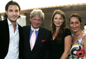 04-07-2005 SHOWBIZZ; PREMIERE SLEEPING BEAUTY ON ICE TE AMSTERDAM. Na dat zaterdag 2 juli j.l. het ijs was afgekeurd was nu alles in top conditie, dus voor de tweede keer kwamen alle Bn\'ers opdagen om toch niets te missen van deze prachtige voorstelling.
Foto; Albert den Iseger