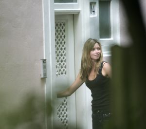 18-07-2005 SHOWBIZZ; DINAND VERRAST VRIENDIN LUCY SMORGENS VROEG MET ONTBIJT.Dinand deed al vroeg boodschappen om vriendin Lucy te verrassen met een heerlijk vers stokbroodje.Na het ontbijt kwam Lucy even om een hoekje kijken.
foto:Albert den Iseger.