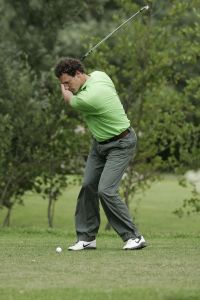 17-07-2005 ACTUEEL; BEKENDE NEDERLANDERS IN GOLFTOERNOOI TE ALKMAAR. Op golfbaan de Sluispolder te Alkmaar was het golftoernooi der Ambassadeurs van het goede doel. Sylvana Simons sloeg de eerste bal van dit toernooi. Vele bekende nederlanders en mensen uit het zakenleven sloegen samen veel geld bijeen voor tal van goede doelen.
BN ers: Willy en Rene v.dKerkhof-Ronnie Tober-Daan Schuurmans-Hein Vergeer-Winston Gerschtanowitz-Nico Bierhuizen-Pieter Storms- Piet Schrijvers en nog vele anderen.
Foto: Albert den Iseger.