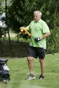 17-07-2005 ACTUEEL; BEKENDE NEDERLANDERS IN GOLFTOERNOOI TE ALKMAAR. Op golfbaan de Sluispolder te Alkmaar was het golftoernooi der Ambassadeurs van het goede doel. Sylvana Simons sloeg de eerste bal van dit toernooi. Vele bekende nederlanders en mensen uit het zakenleven sloegen samen veel geld bijeen voor tal van goede doelen.
BN ers: Willy en Rene v.dKerkhof-Ronnie Tober-Daan Schuurmans-Hein Vergeer-Winston Gerschtanowitz-Nico Bierhuizen-Pieter Storms- Piet Schrijvers en nog vele anderen.
Foto: Albert den Iseger.