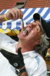 17-07-2005 ACTUEEL; BEKENDE NEDERLANDERS IN GOLFTOERNOOI TE ALKMAAR. Op golfbaan de Sluispolder te Alkmaar was het golftoernooi der Ambassadeurs van het goede doel. Sylvana Simons sloeg de eerste bal van dit toernooi. Vele bekende nederlanders en mensen uit het zakenleven sloegen samen veel geld bijeen voor tal van goede doelen.
BN ers: Willy en Rene v.dKerkhof-Ronnie Tober-Daan Schuurmans-Hein Vergeer-Winston Gerschtanowitz-Nico Bierhuizen-Pieter Storms- Piet Schrijvers en nog vele anderen.
Foto: Albert den Iseger.