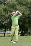 17-07-2005 ACTUEEL; BEKENDE NEDERLANDERS IN GOLFTOERNOOI TE ALKMAAR. Op golfbaan de Sluispolder te Alkmaar was het golftoernooi der Ambassadeurs van het goede doel. Sylvana Simons sloeg de eerste bal van dit toernooi. Vele bekende nederlanders en mensen uit het zakenleven sloegen samen veel geld bijeen voor tal van goede doelen.
BN ers: Willy en Rene v.dKerkhof-Ronnie Tober-Daan Schuurmans-Hein Vergeer-Winston Gerschtanowitz-Nico Bierhuizen-Pieter Storms- Piet Schrijvers en nog vele anderen.
Foto: Albert den Iseger.